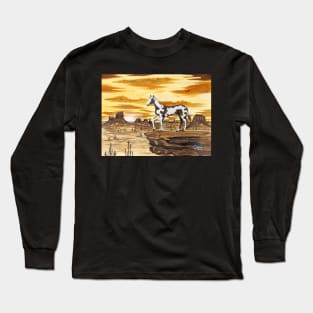 Horse overlooking the valley at sunset Long Sleeve T-Shirt